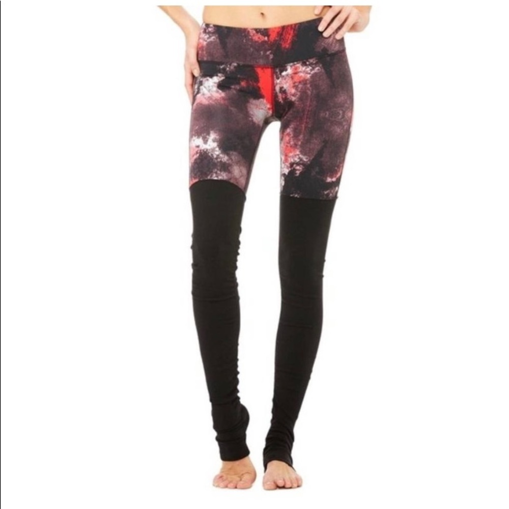 Alo Goddess In Ruby Red Smoke/Black Legging